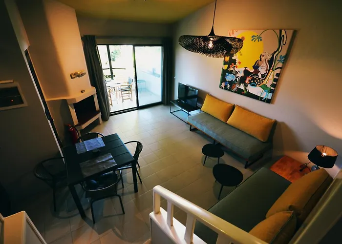 κομψό κοντά σε όμορφη παραλία *