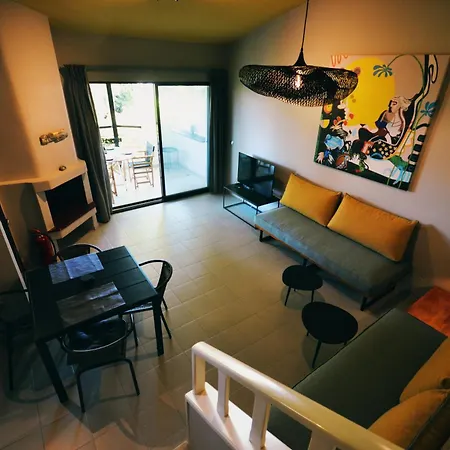 κομψό κοντά σε όμορφη παραλία *