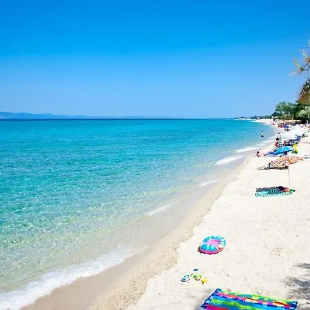 κομψό κοντά σε όμορφη παραλία *