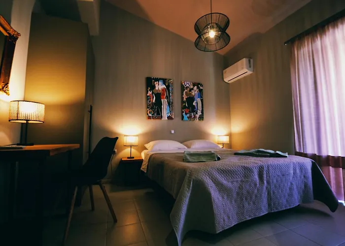 κομψό κοντά σε όμορφη παραλία